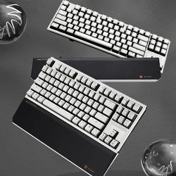 Hyeku Tastatura, Bela