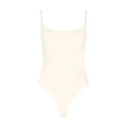 GOD SAVE QUEENS Bodi Second Skin Square-Neck Bodysuit kremna