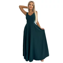 Long elegant dress with Numoco neckline