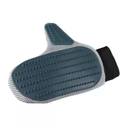 TRIXIE Rukavica za masažu i negu krzna RUBBER BRUSH