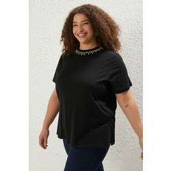 Trendyol Curve Black Collar Detailed Knitted Plus Size T-Shirt