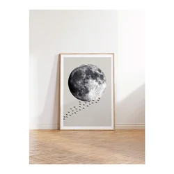 WallXpert uramljena slika 115210, crno-beli Mesec i jato ptica na svetlosivoj pozadini, 50 x 70 cm, ram u boji prirodnog drveta
