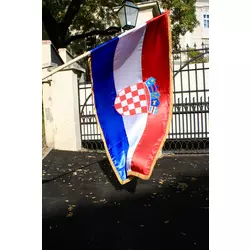Službena Hrvatska sveeana zastava