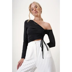 Trend Alaçati Stili Womens Black Asymmetric Collar Shirred Sandy Crop Blouse
