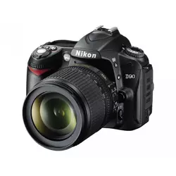 NIKON digitalni D-SLR fotoaparat D90 + OBJEKTIV 18-200 VR II