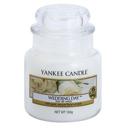 Yankee Candle Wedding Day dišeča sveča  104 g Classic majhna