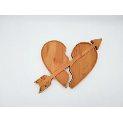 Arborea Drvena daska u obliku srca probodenog strelom, 28x38 cm
