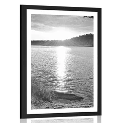 Plakat s paspartujem sončni zahod nad jezerom v črnobeli varianti - 20x30 no frame