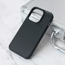 Maska za mobilni telefon iPhone 15 Pro DEFENDER CARBON, Crna