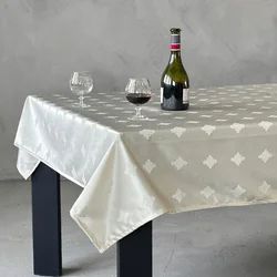 Stolnjak  Damast  - 150x220cm dezen E22