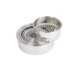 Set of 11 round cutters, fluted edge, metal - Kitchen Craft