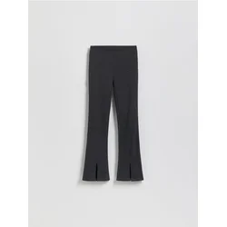 Reserved - Flare pantalone s izrezima