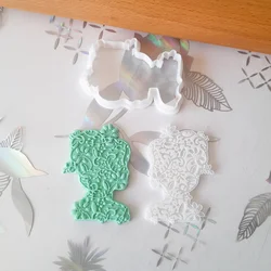 KREATIVNI SLATKIŠI Modla za kolače i ukrase Cvetna silueta ženskog lika, 8 cm, Bela