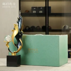 Nanchuxiansheng Ukras kugla, Crna