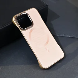 Torbica Magsafe Carbon za iPhone 13 Pro 6.1 bez
