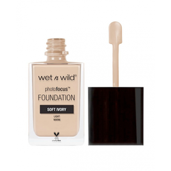 wet n wild photofocus Matte Tečni puder, E362C Soft ivory, 30 ml