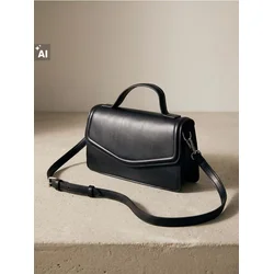 Sinsay - Crossbody torba od veštačke kože - crno