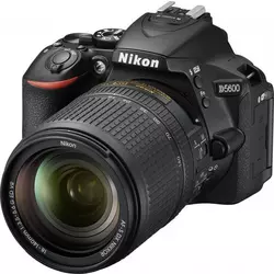 NIKON DSL-R fotoaparat D5600 +objektiv 18-140 AF-S VR