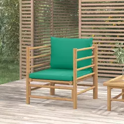Vrtna sofa od bambusa sa zelenim jastucima