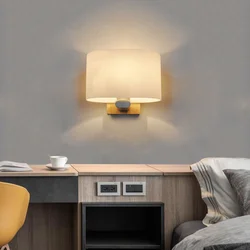 Staklena zidna lampa, Bela