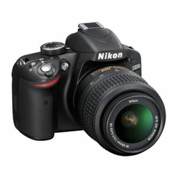 NIKON D-SLR fotoaparat D3200 18-55 VR II + 16GB kartica + torba