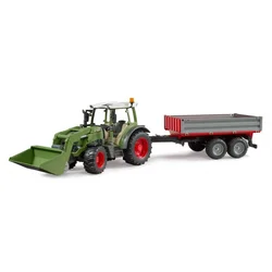 Fendt Vario 211 s čelnim nakladalnikom in prikolico s stransko steno