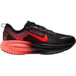 Nike Tekaški copati Vomero 18