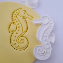 KREATIVNI SLATKIŠI Modla za kolače i ukrase Morski konjić, 8 cm, Bela