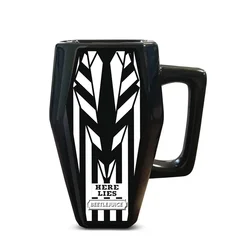 Šolja Pyramid - Beetlejuice - 3D - Coffin Mug