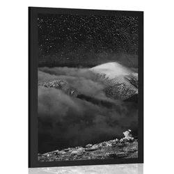 Plakat gore pod nočnim nebom v črnobeli varianti - 20x30 silver