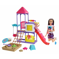 Mattel Barbie Babysitter na setu igrališta
