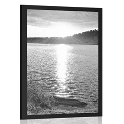 Plakat sončni zahod nad jezerom v črnobeli varianti - 30x45 silver