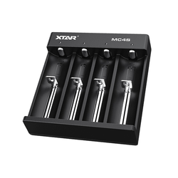 XTAR Univerzalni punjač za baterije MC4S crni