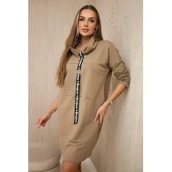 Dress with camel tie