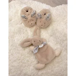 Doudou Darilni set bež Zajček pliš in copatki