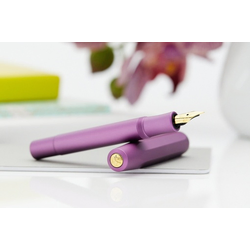 KW naliv pero VIBRANT violet F
