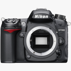 NIKON D-SLR fotoaparat D7000 ohišje, črn