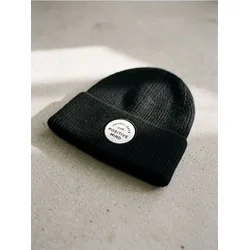 Sinsay - Rebrasta beanie kapa sa prišivkom - crno