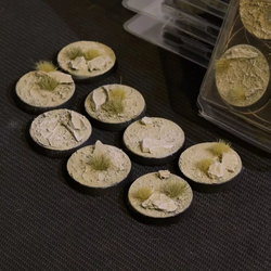 Arid Steppe Bases - Round 32mm (x8)