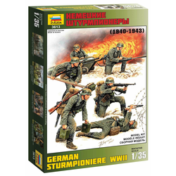 Zvezda Z3613 GERMAN STURMPIONIERE WWII KIT 1:35 Modellino