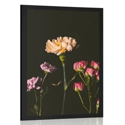 Slika elegantne rože na temnem ozadju - 60x90 no frame