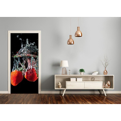 tulup.si Samolepilni tapete na vratih Jagode v vodi 85x205 cm