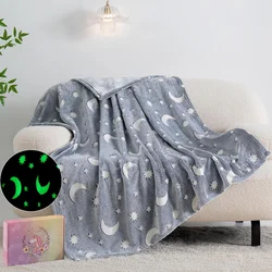 Ćebe koje svetli u mraku – Mesec i zvezde, 130×150 cm – Siva