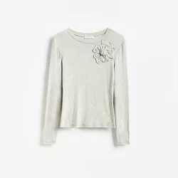 Reserved - Bluza s cvetnom aplikacijom