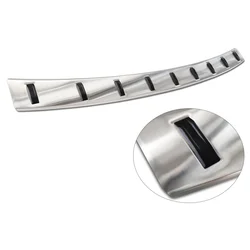 Reinforced trunk edge protector VW Golf VII. 2012-2020 (hatchback, matte)