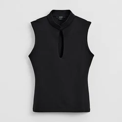 Bluza sa prorezom na dekolteu