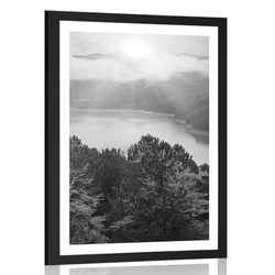 Plakat s paspartujem reka sredi gozda v črnobeli varianti - 20x30 no frame