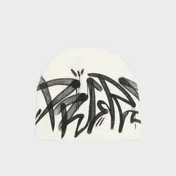 Cropp - Kapa beanie s printom - white