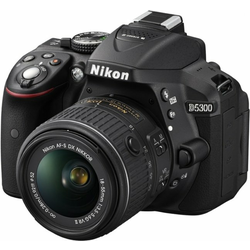 NIKON digitalni fotoaparat D5300, črn + 18-55 VR II