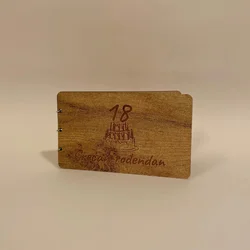Drvena čestitka 18. rođendan, 19x16cm